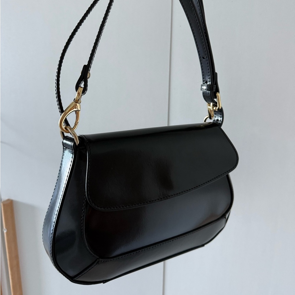 Sleek Black Crossbody Bag